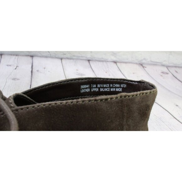 Clarks Brown Suede Lace Up Casual Wedge Ankle Booties Size 7.5 M - Picture 8 of 9